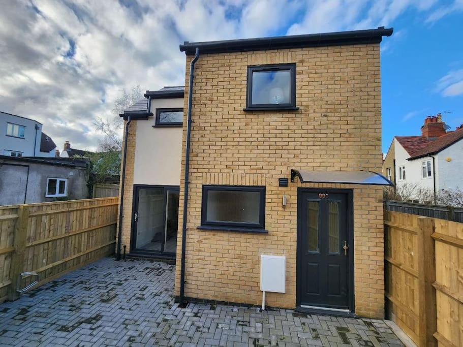 Charming New 2Br Detached House-Central Headington- Wi-Fi, Netflix, Top Location Oxford Eksteriør billede